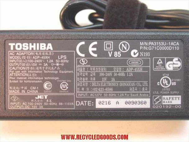 Toshiba PA3153U ADP-45XH AC adapter label showing 100-240V input, 15V DC 3A output, part number G71C0000D110