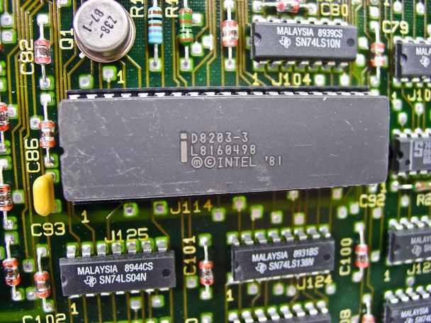 Siemens MEM-3 card – Intel D8203-3 secondary controller IC close-up, marked L8160498 © Intel 81