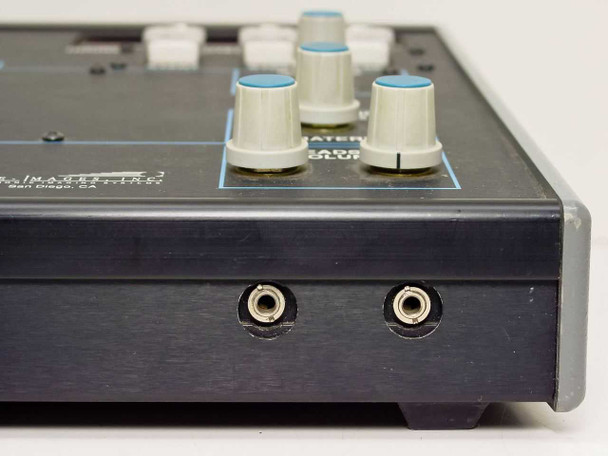 Tele-Images 84386 console – right side panel showing two 1/4-inch jacks and Rater/Headset volume knobs