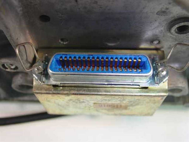 Toledo 8211 Guardian V Scale – parallel data connector port detail on underside of unit