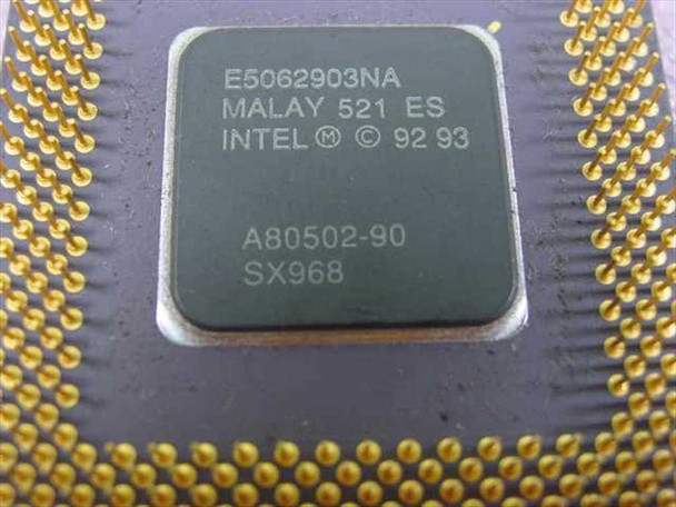 Intel Pentium SX968 A80502-90 – close-up of bottom label showing E5062903NA, MALAY 521 ES, A80502-90, SX968 markings