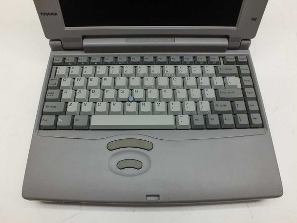 Toshiba Satellite Pro 420CDS – close-up top view of full keyboard layout and trackpad