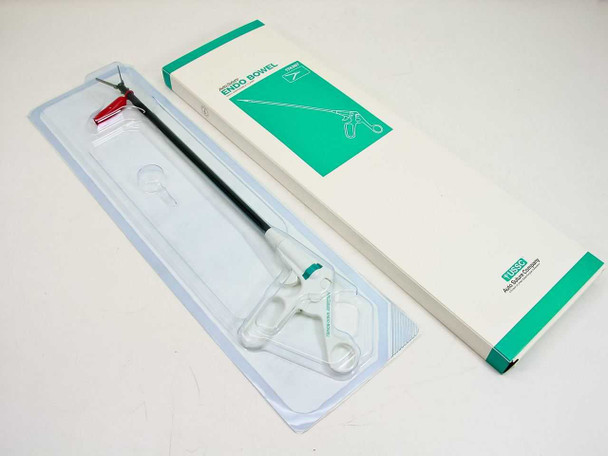 Auto Suture Endo Bowel Clamp 174307 — instrument in original blister tray next to outer cardboard box