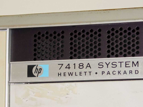 HP 7418A System nameplate closeup – Hewlett-Packard logo and model designation on top vent panel