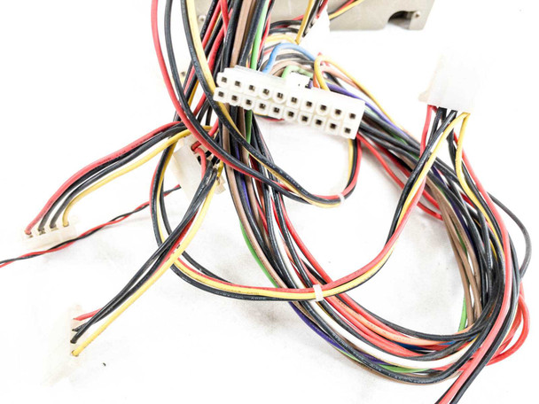 Topower TOP-RS1A ATX output wiring harness closeup – 20-pin ATX connector and multiple power leads including Molex and auxiliary connectors