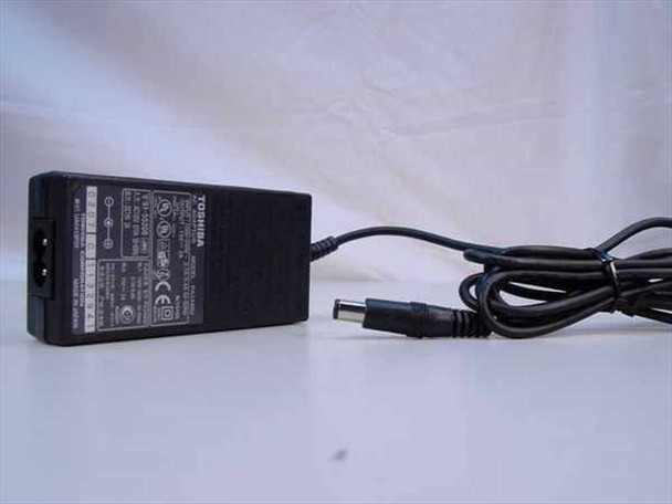Toshiba AC Adaptor 15 Volt 2 A Barrel Plug (PA2440U)