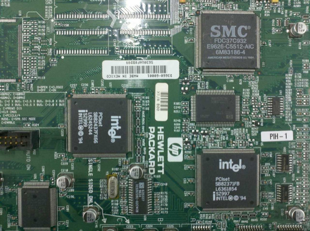 HP Vectra D3660-60001 motherboard chip detail – Intel PCIset SB82371FB, Intel processor support IC, SMC FDC37C932 Super I/O, and Hewlett-Packard board silk screen