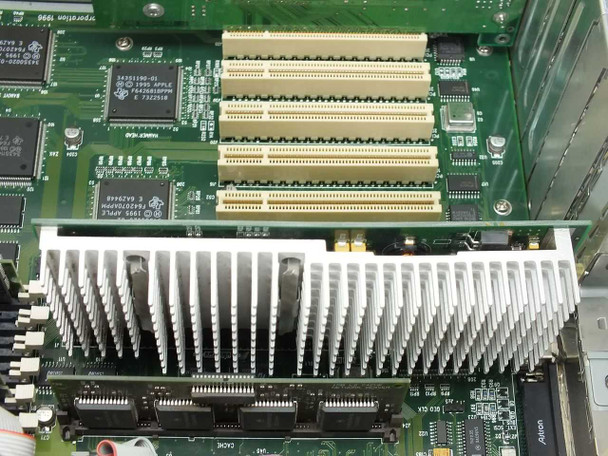 Power Computing Corp. Power/Tower Pro 225 Apple Clone, 225/45 MHz Processor, 3.2 GB HHD, 128 MB RAM, Tower