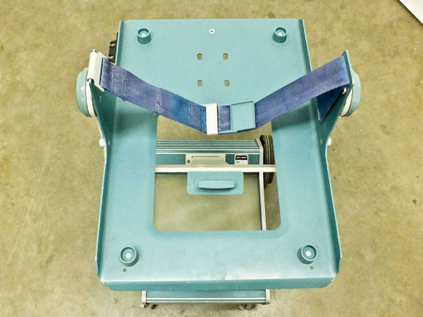 Tektronix Scope-Mobile Type 200 – top-down view of upper tray with blue securing strap laid across in V-configuration and adjustable clasp hardware