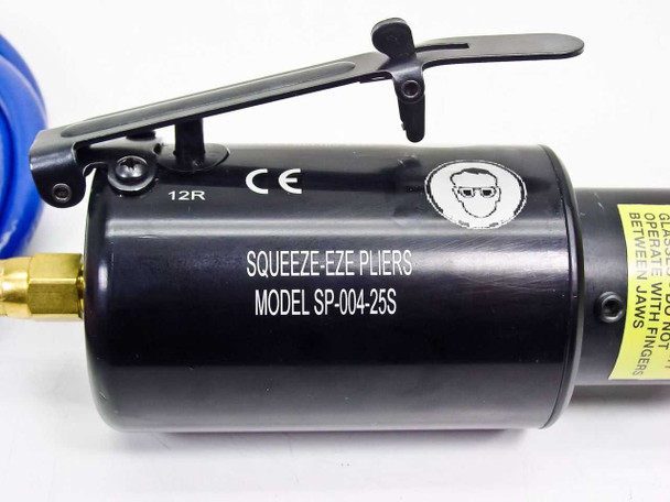 Simonds SP-004-25S Squeeze-Eze Pliers label on black cylindrical body showing model number, CE mark, and trigger lever – close-up