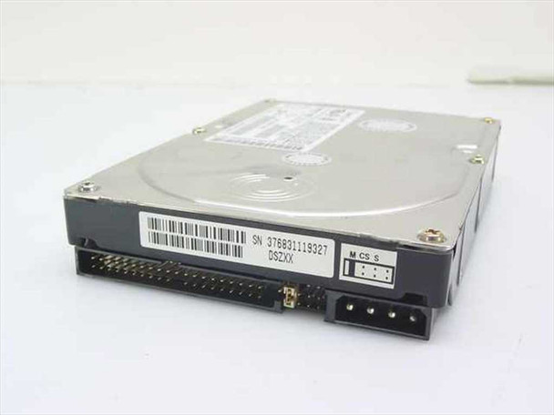 Quantum Fireball EX 6.4AT 3.5-inch IDE hard drive – front/connector view showing 40-pin IDE connector and 4-pin Molex power connector with jumper block