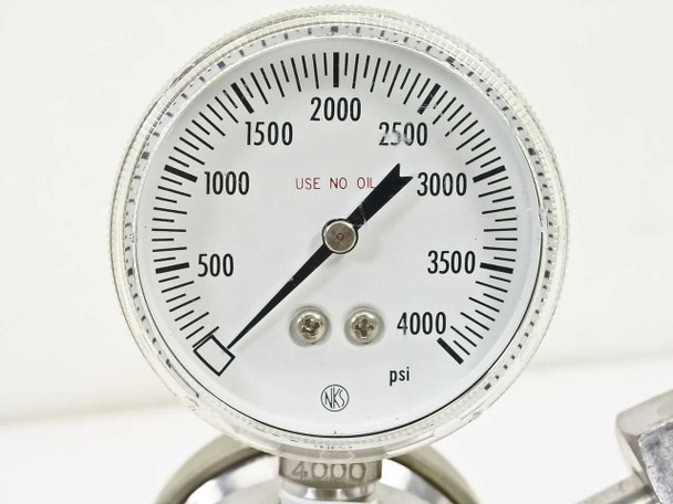 Veriflo DSG752-S72404 Stainless Steel High Pressure Regulator with 1 Gauge
