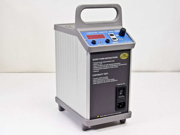 Ametek D40 Farum DK - 3520 Temperature Calibrator in Case