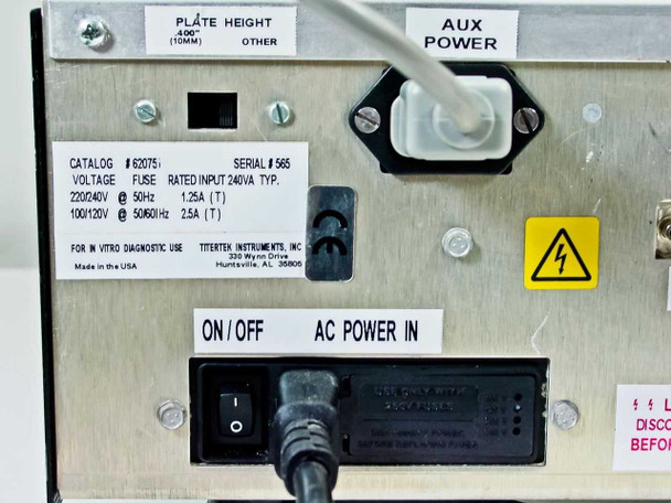 Titertek Zoom 62075 rear panel label showing Catalog 62075, voltage ratings 220/240V 50Hz 1.25A and 100/120V 50/60Hz 2.5A, serial number, AUX POWER port, and ON/OFF switch