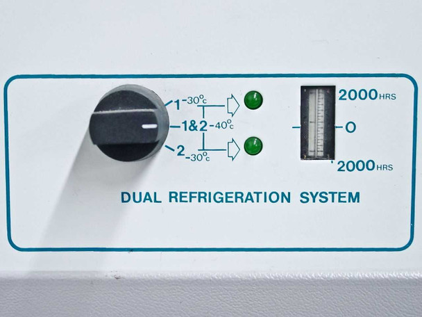 Dual Refrigeration System control panel showing rotary selector with -30°C single, -40°C combined, and -30°C settings, green LED indicators, and 2000-hour service meter