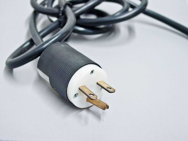 Power cord with NEMA L6-20 twist-lock plug for 208V connection