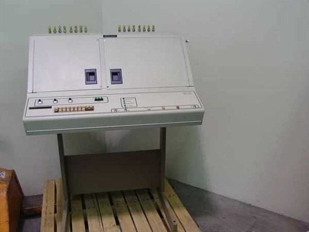 Telos Labs 650 System Gas Analyzer full front view on pallet showing console enclosure and stand