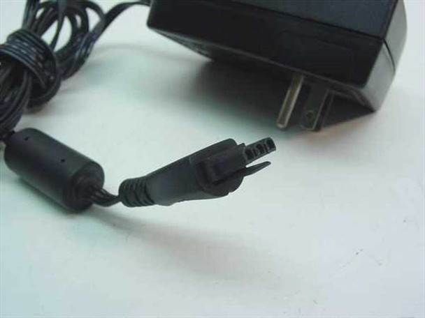 HP 0950-4197 adapter close-up of proprietary multi-pin output connector end
