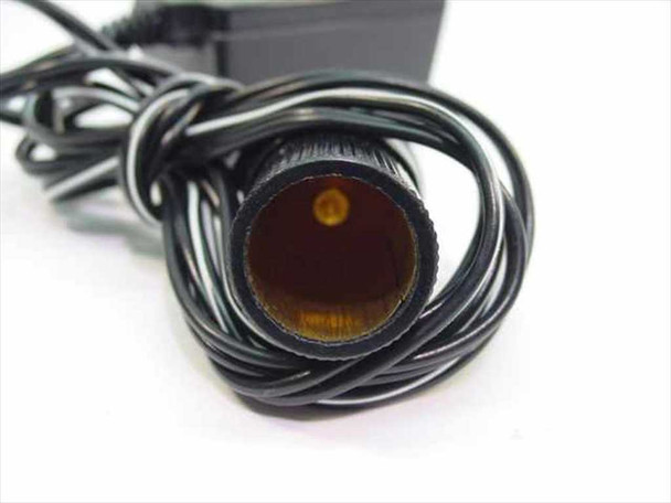 Motorola SPN4025A cigarette lighter socket output plug close-up view