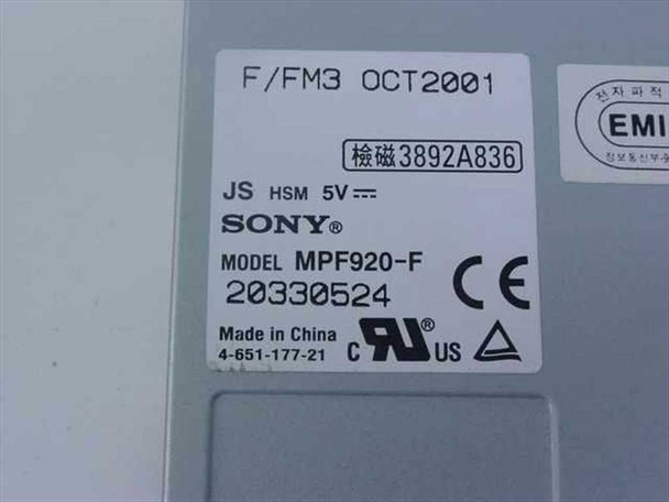 Sony MPF920-F floppy drive – bottom label showing model MPF920-F, part number 20330524, 5V rating, Made in China, OCT 2001 date code
