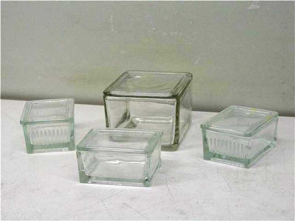 Pyrex Glass lot 4pc's Square lab containers with lids