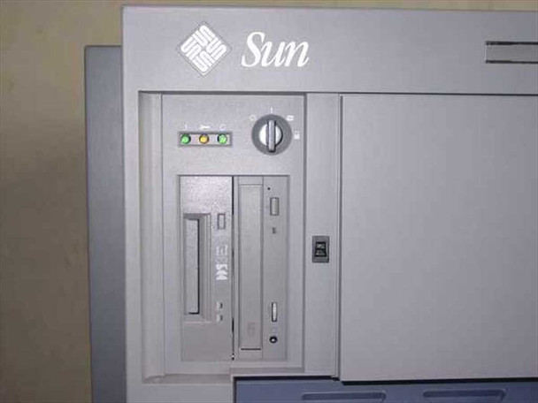 Sun Ultra Enterprise 5000 – close-up of front panel Sun logo, indicator LEDs, floppy drive bay, and optical drive