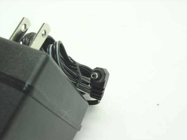 Symbol 50-14000-008 AC adapter – close-up of DC barrel connector output cable end