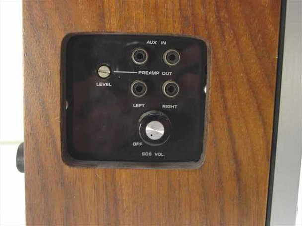 Realistic 999B rear connection panel showing AUX IN jacks, PREAMP OUT jacks, LEVEL slider, and SOS VOL knob