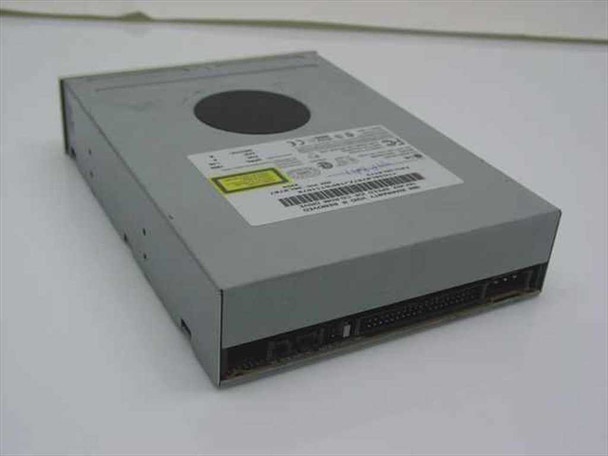 LG CRD-8400B 40x IDE CD-ROM drive – rear view showing IDE data connector, power connector, and jumper block