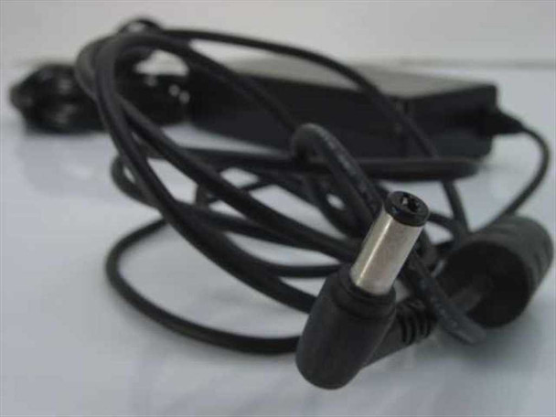 Close-up of Gateway SA70-3105 barrel plug tip and output cable showing connector detail