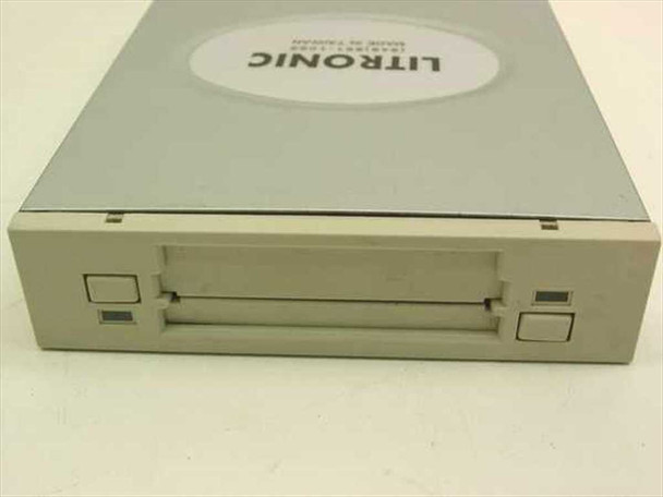 Litronic 93125 PCMCIA card reader – front panel view showing card slot, eject buttons, and activity LED