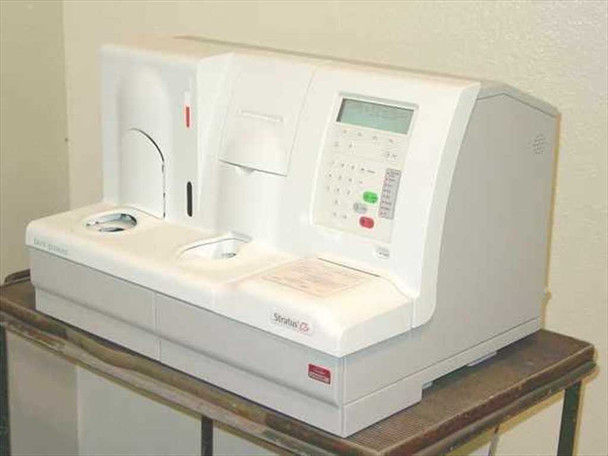 Dade Behring Stratus CS Bench-top Cardiac Analyzer