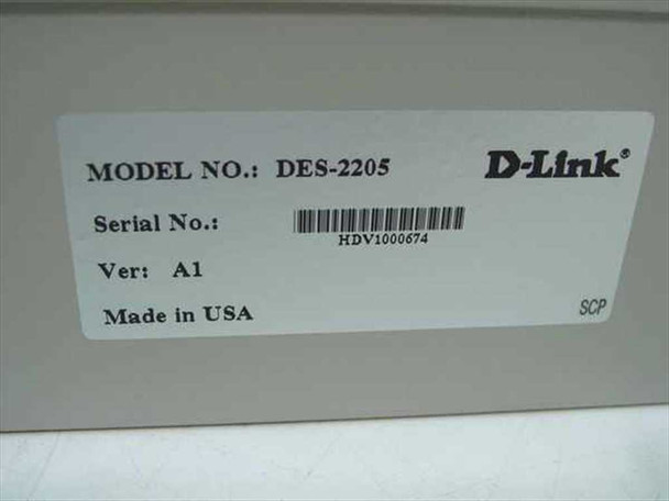 D-Link DES-2205 – bottom label showing Model No. DES-2205, Serial No. HDV1000674, Ver A1, Made in USA