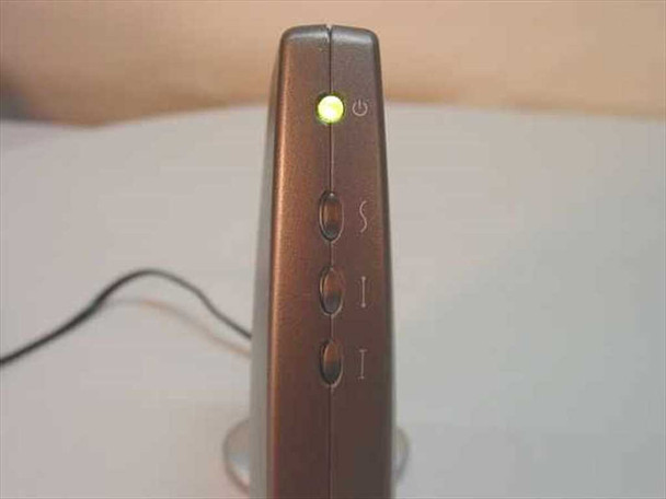 Lucent Orinoco RG-1000 front panel showing illuminated green power LED and status indicator slots