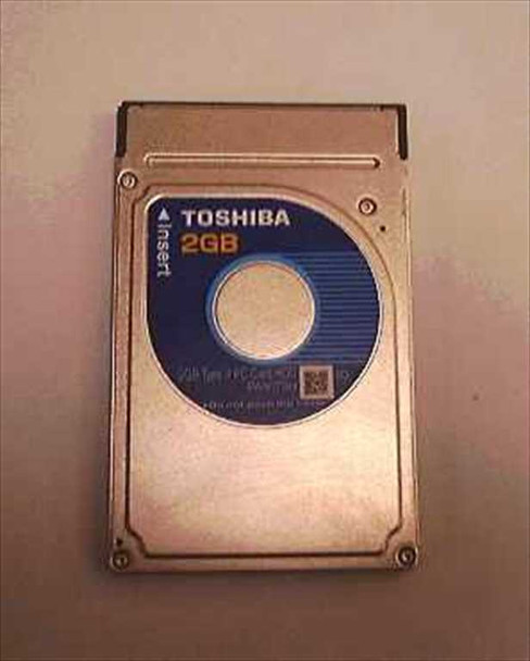 Toshiba PA3079U 2 GB Type II PC Card Hard Drive PCMCIA w/case