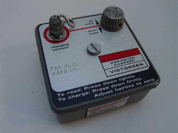 Victoreen 2000A Nuclear Research Dosimeter Charger