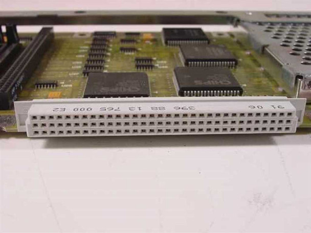HP D1430-60011 Processor Board – close-up of large card edge connector and secondary CHIPS IC with board revision label 396 BB 13 765 000 E2