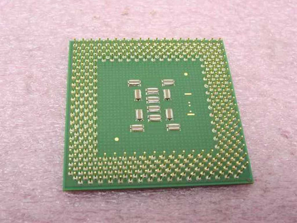 Intel SL3XT Pentium III 600MHz FC-PGA CPU – underside showing 370 gold contact pins