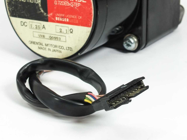Oriental Motor Vexta PH596-A-A8 stepping motor wiring harness and multi-pin connector close-up