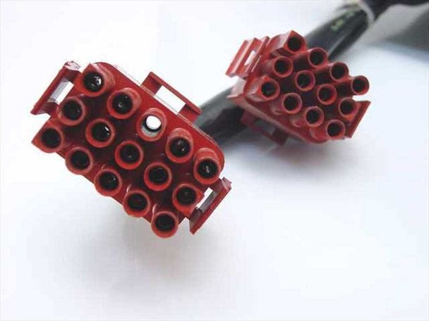 Roal Electronics 8266398 power supply – closeup of dual red multi-pin Molex-style output connectors on cable harness