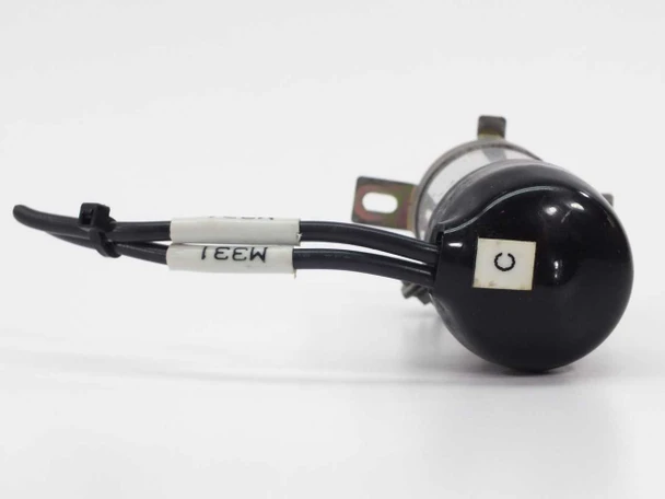 Marcon 7M04 Oriental Motor side profile showing black dome cap, lead wires, and TEEW M331 wire labels