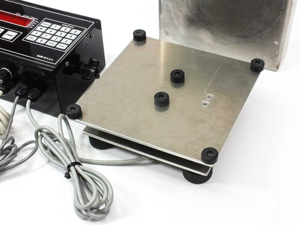 Tara Systems TR-1 indicator and stainless steel 8x8 platform viewed from above showing rubber feet and load cell mounting