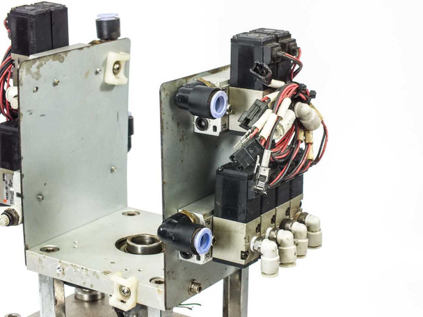 Right-side bracket with SMC VK332-5G-01 solenoid valves, push-in pneumatic fittings, and wiring harness — detail view