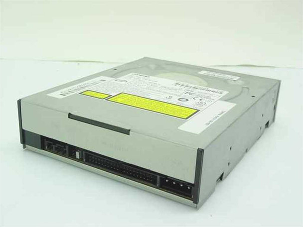 Compaq GDR-8160B DVD-ROM drive – rear view showing 40-pin IDE connector, jumper block, and 4-pin Molex power connector