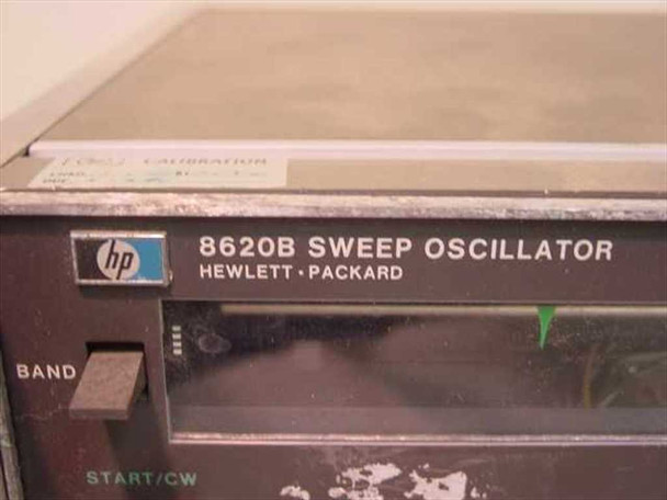 HP 8620B Hewlett-Packard label and front panel detail showing 8620B SWEEP OSCILLATOR branding and Band/Start CW controls
