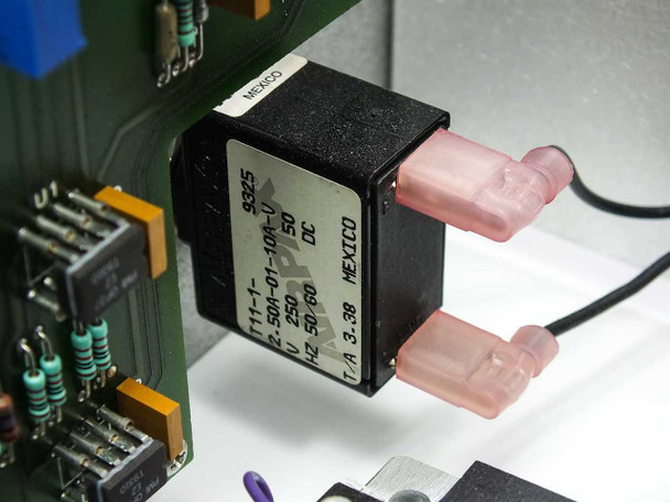 Varian VJW6769H1 – close-up of internal transformer labeled 250V, 50/60Hz, 2.50A, 01-10A, 50V DC; date code 9325; Mexico