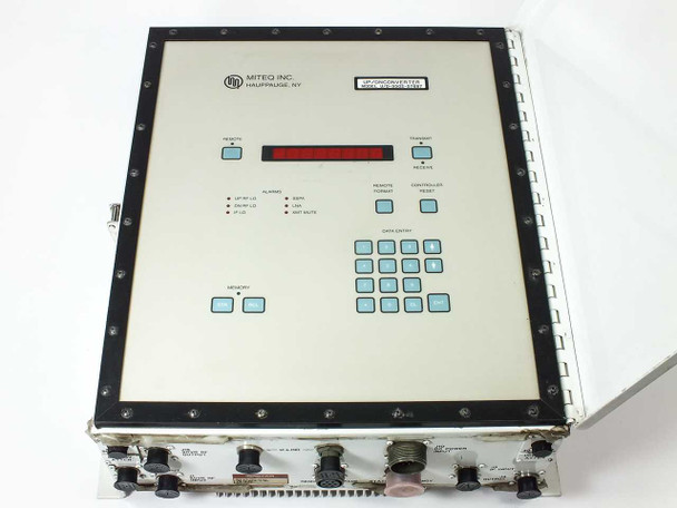 Miteq U/D-9502-61289 – front panel of controller/display unit showing LED alphanumeric display, alarm indicators (UP RF LO, DN RF LO, IF LO, SSPA, LNA, XMT MUTE), REMOTE FORMAT, CONTROLLER RESET buttons, and DATA ENTRY keypad