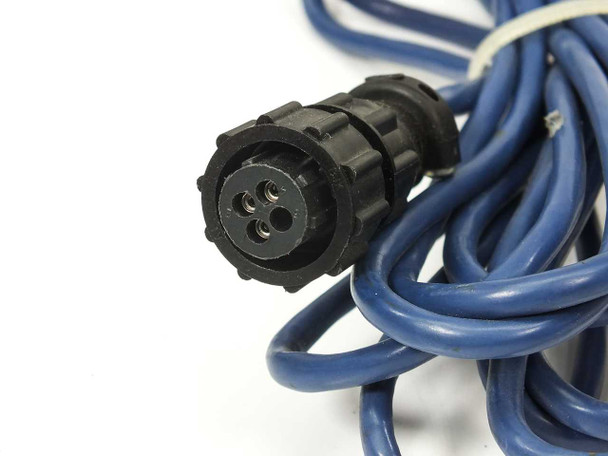 SAM-305 cable end – close-up of 4-pin circular connector with rubber boot