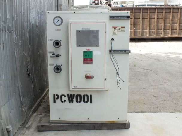 Schreiber 1000AC chiller control panel — water pump pressure gauge, green/red start-stop buttons, water connections, safety labels