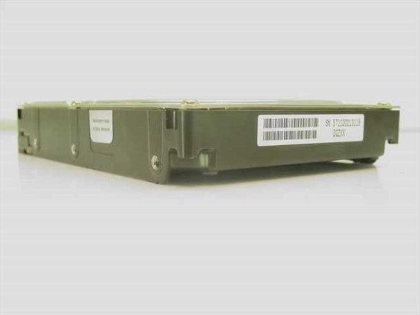 Maxtor D540X-4K 20GB IDE hard drive – side view showing drive label and serial number barcode sticker